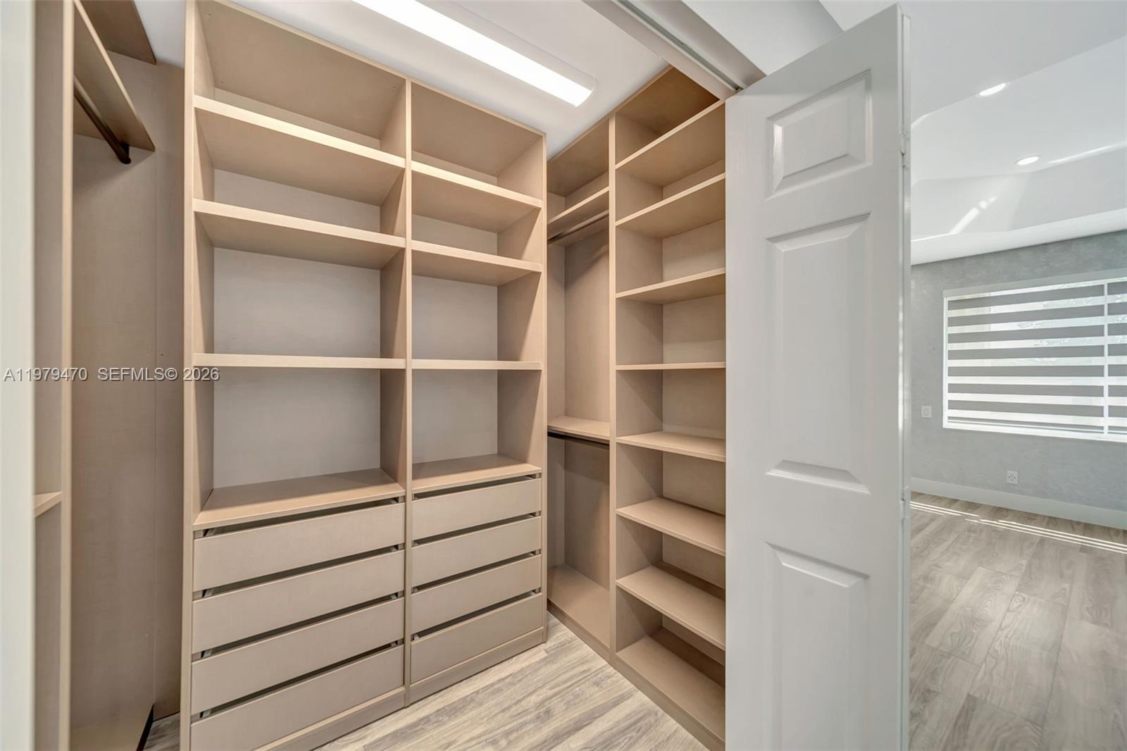 SILVER SHORES - Residential