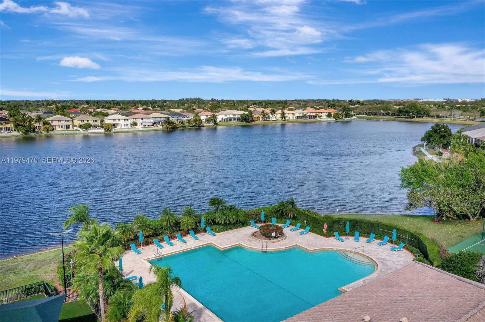 SILVER SHORES - Residential