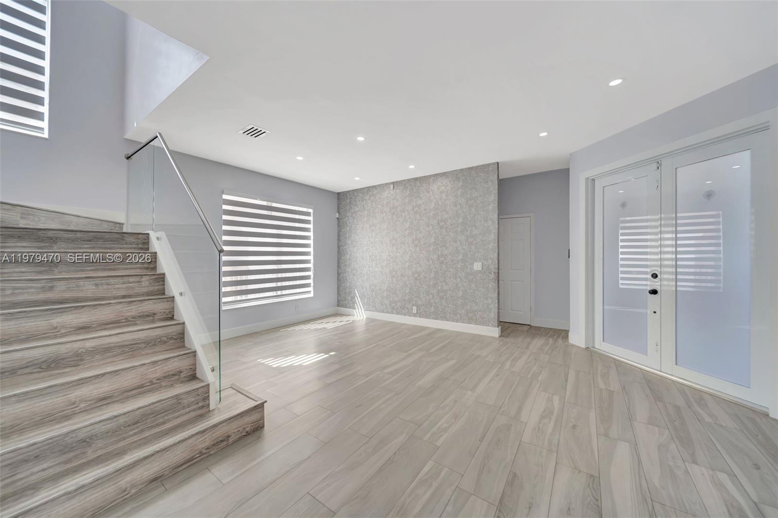 SILVER SHORES - Residential