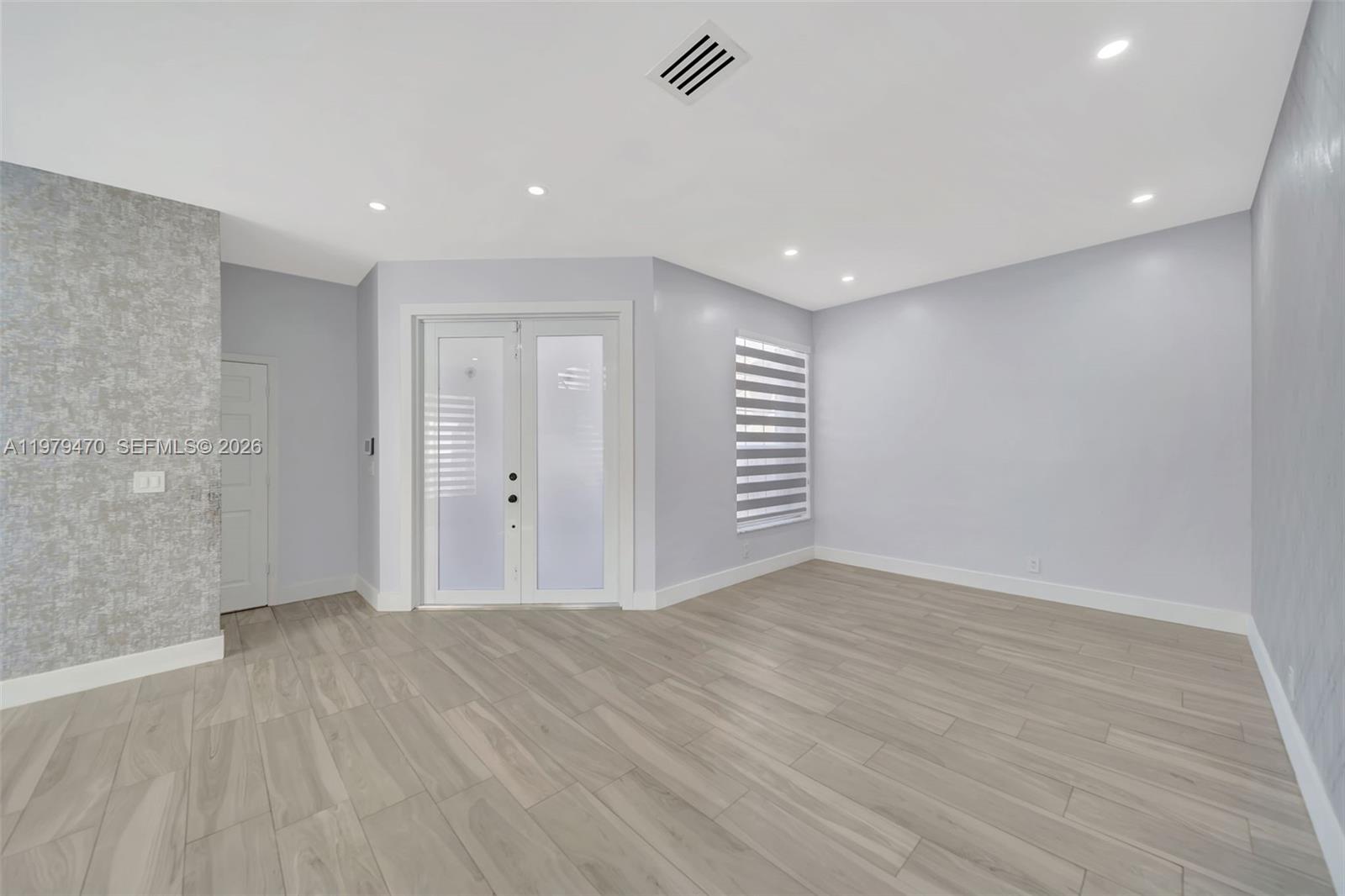 SILVER SHORES - Residential