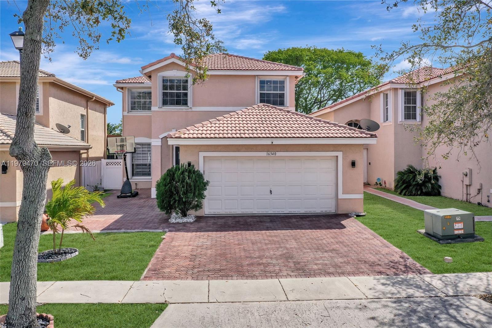 SILVER SHORES - Residential