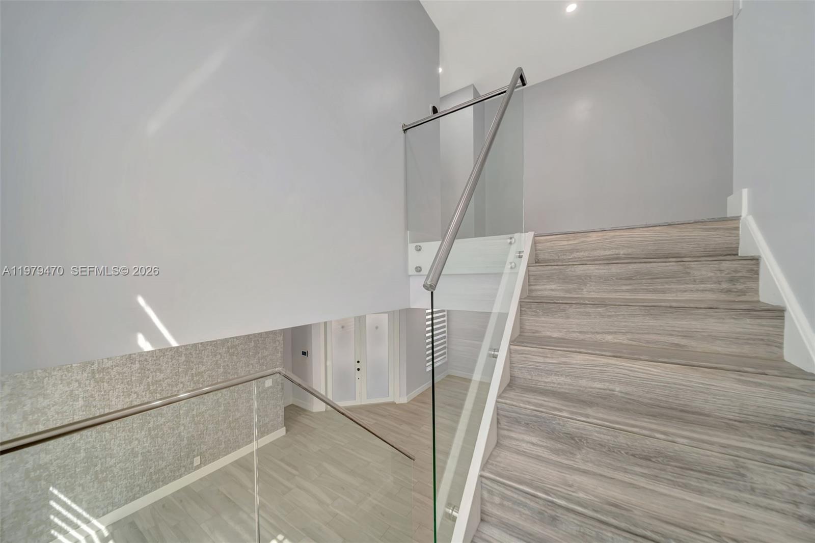 SILVER SHORES - Residential