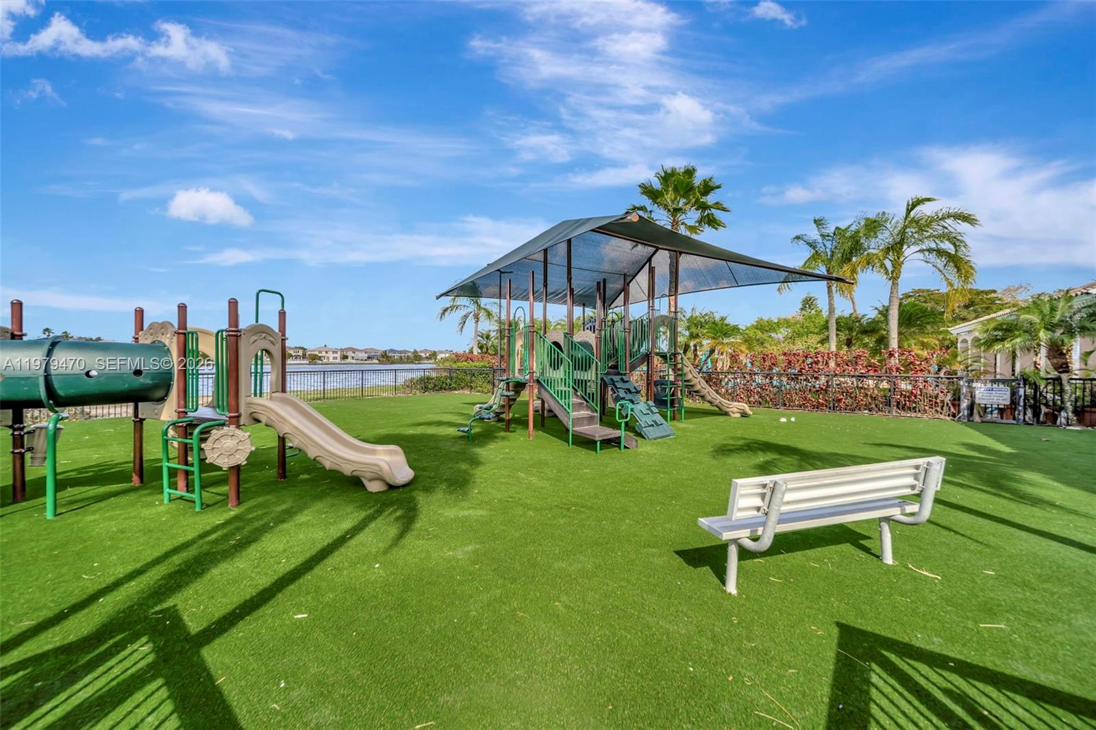 SILVER SHORES - Residential