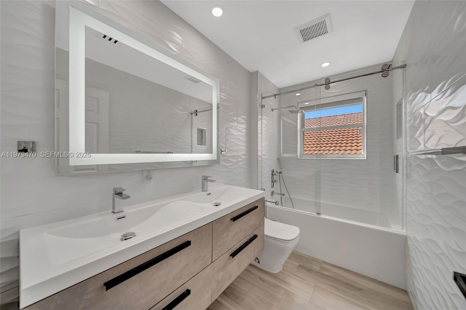 SILVER SHORES - Residential