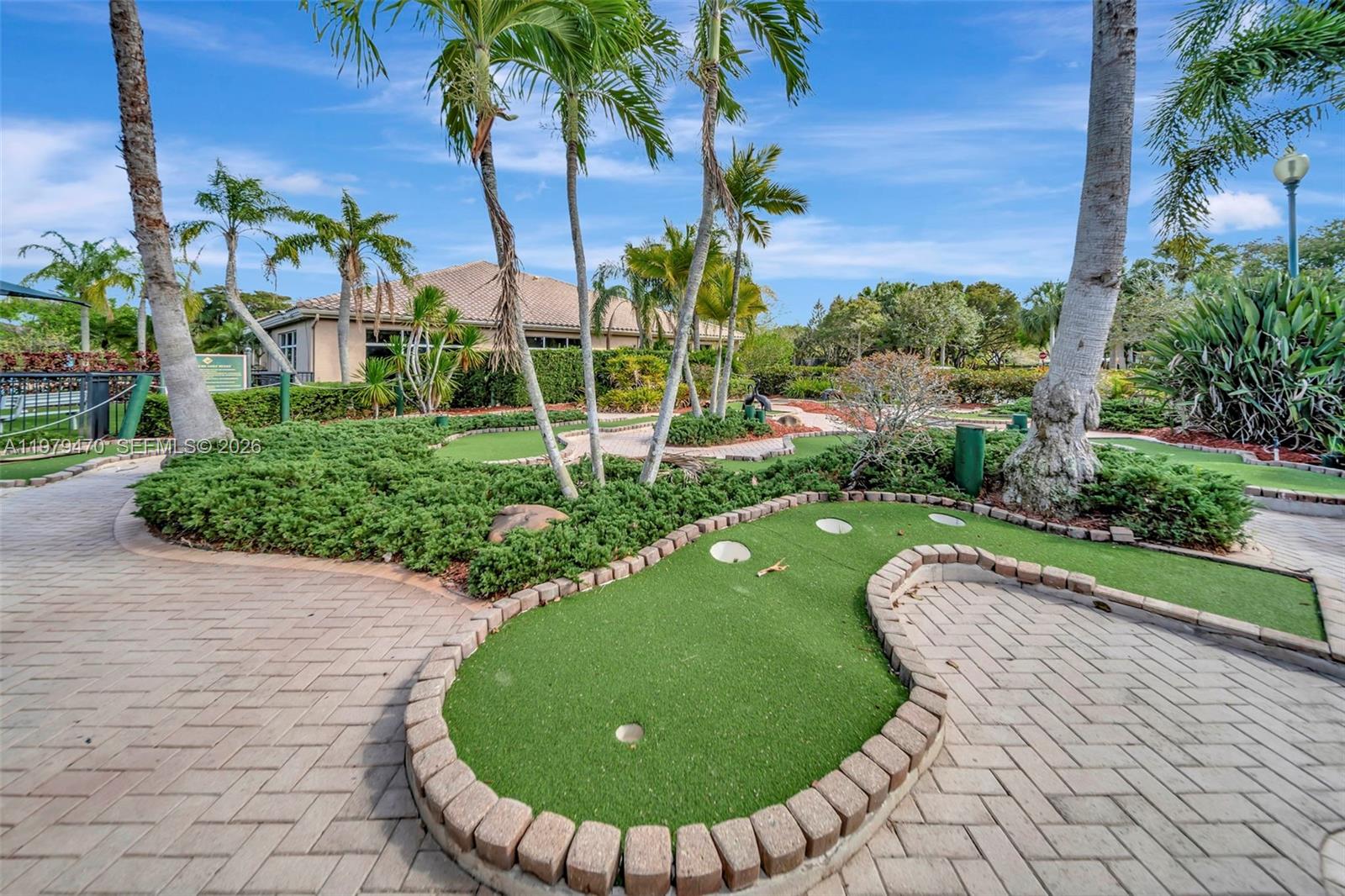 SILVER SHORES - Residential