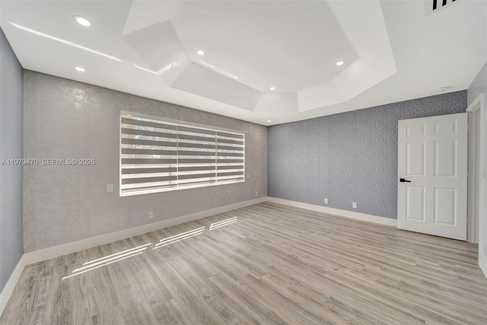 SILVER SHORES - Residential