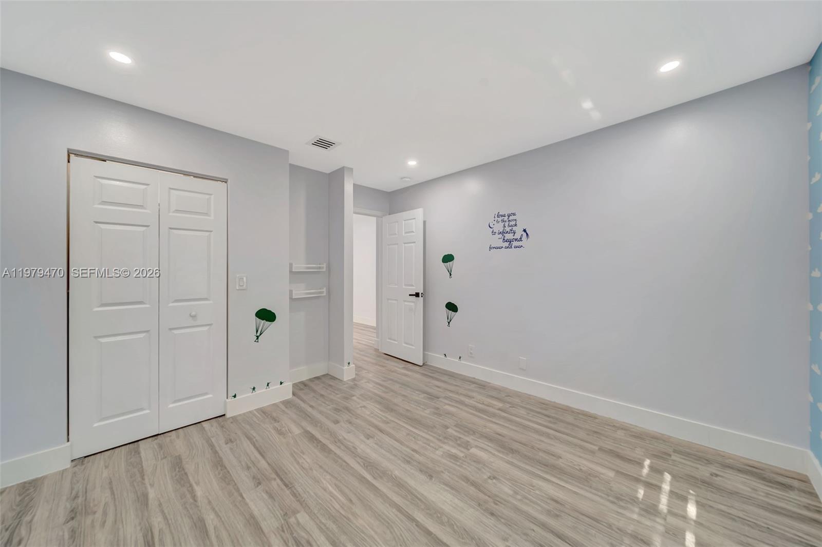 SILVER SHORES - Residential