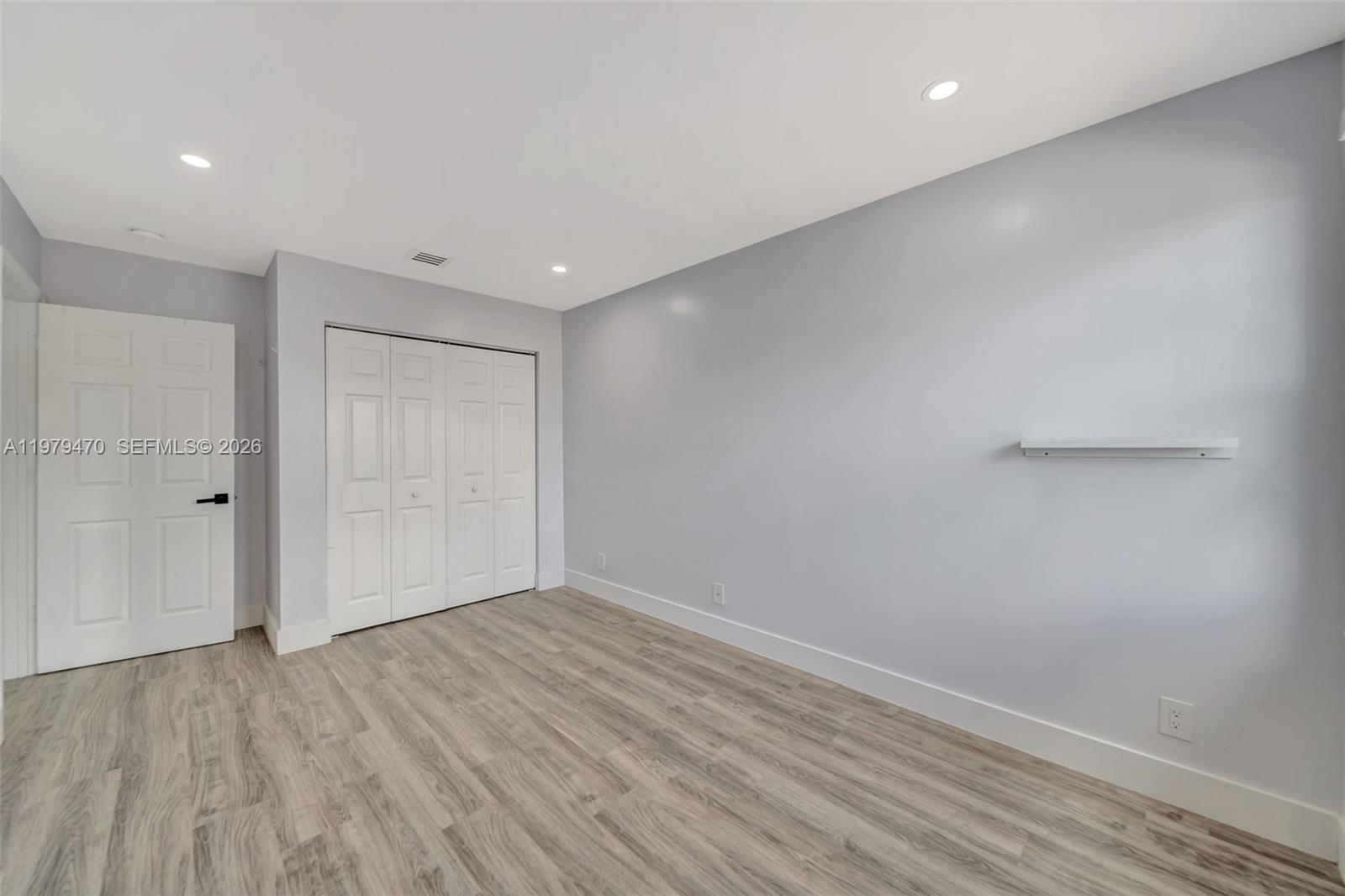 SILVER SHORES - Residential