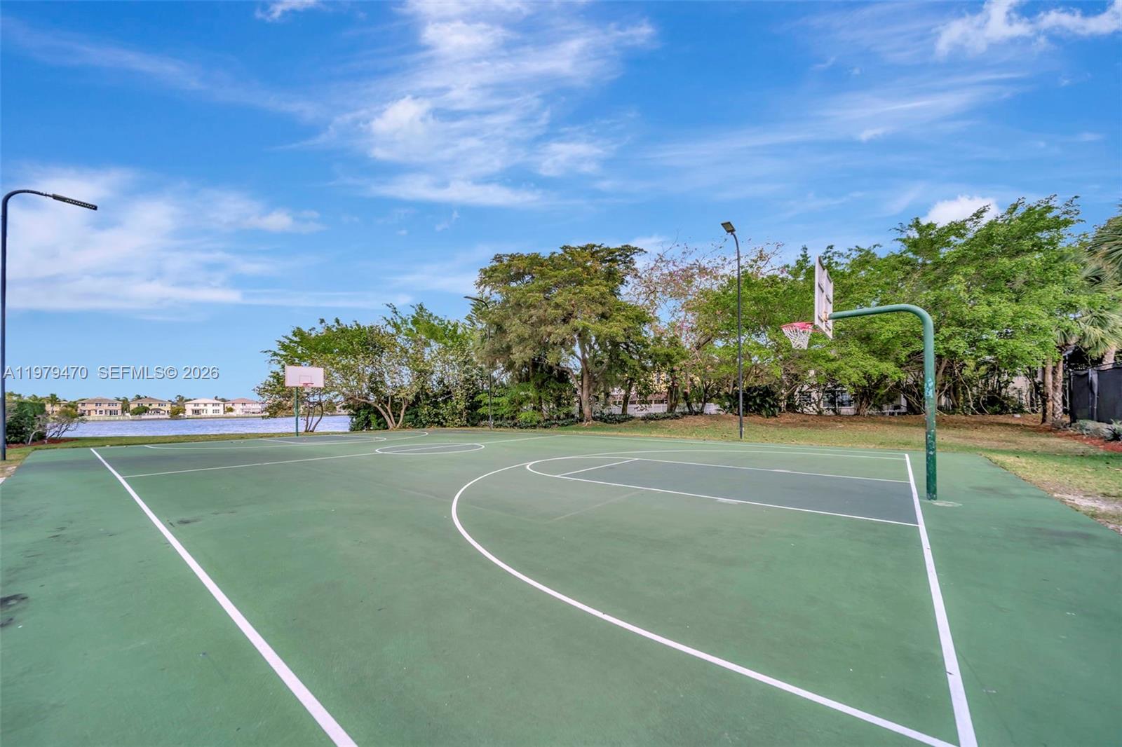 SILVER SHORES - Residential