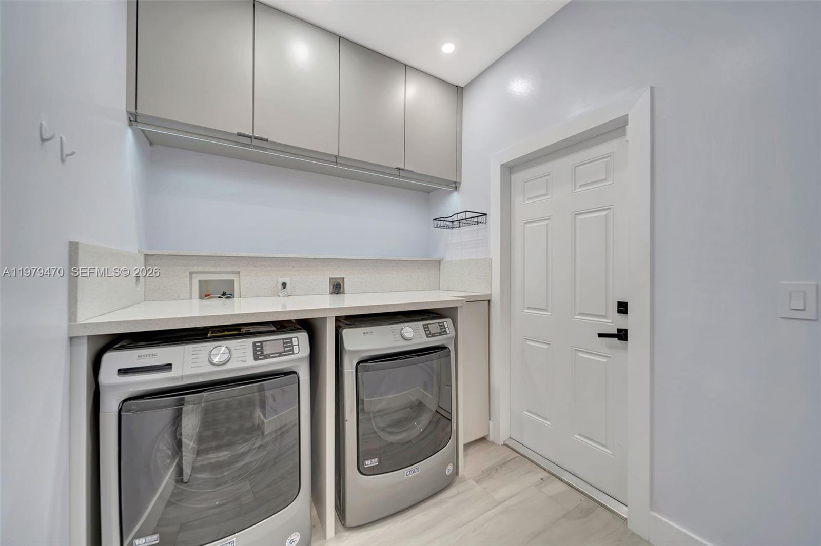 SILVER SHORES - Residential