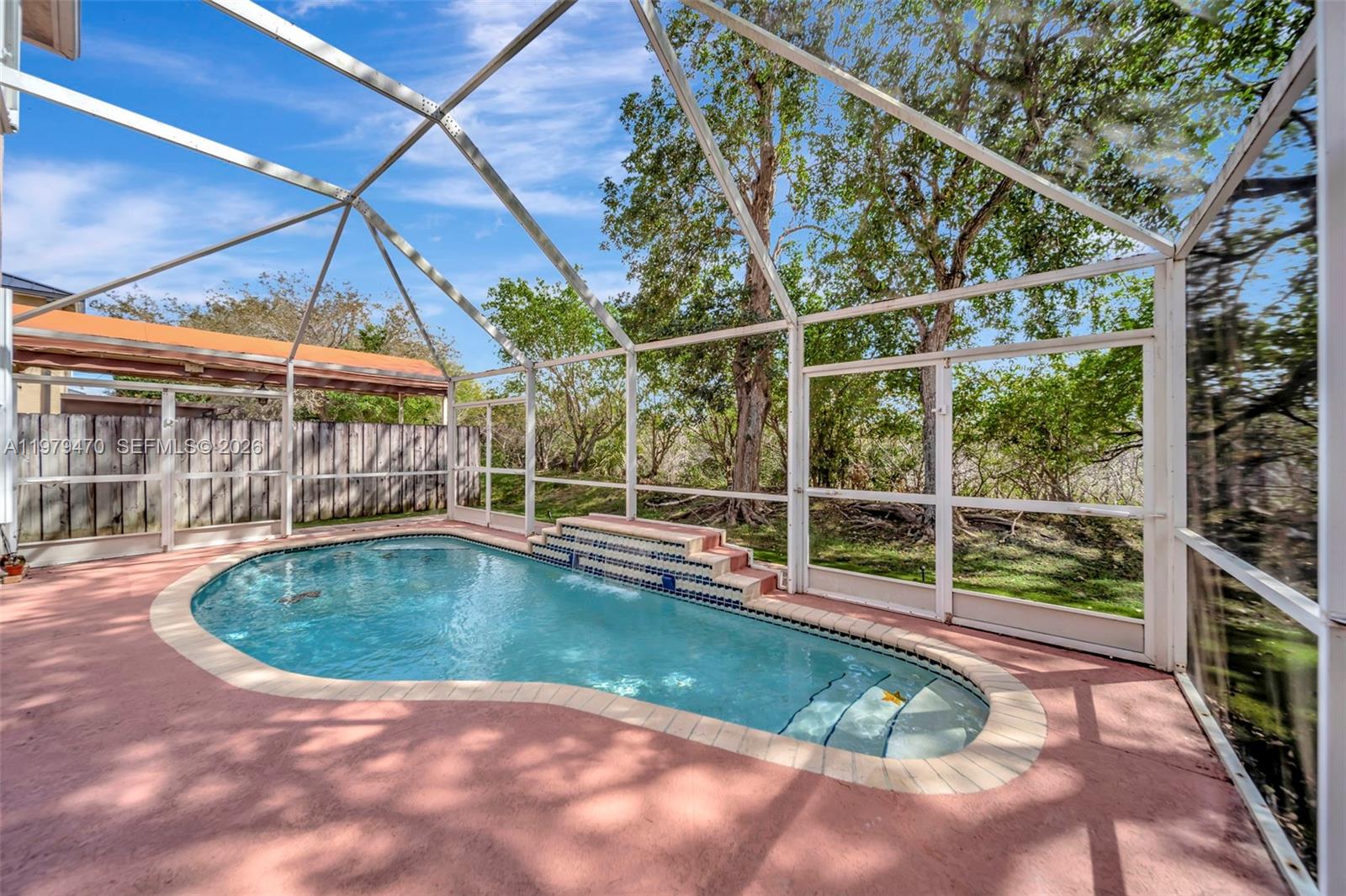 SILVER SHORES - Residential