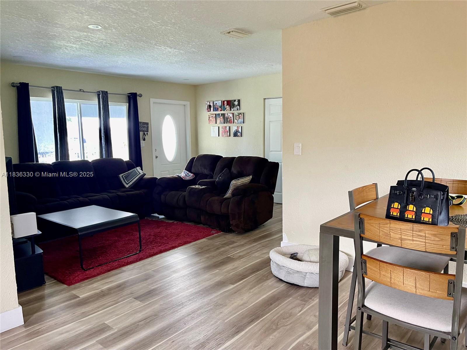 22535 SW 113th Ct, Miami, FL, 33170/$528,000 2 22535 SW 113th Ct