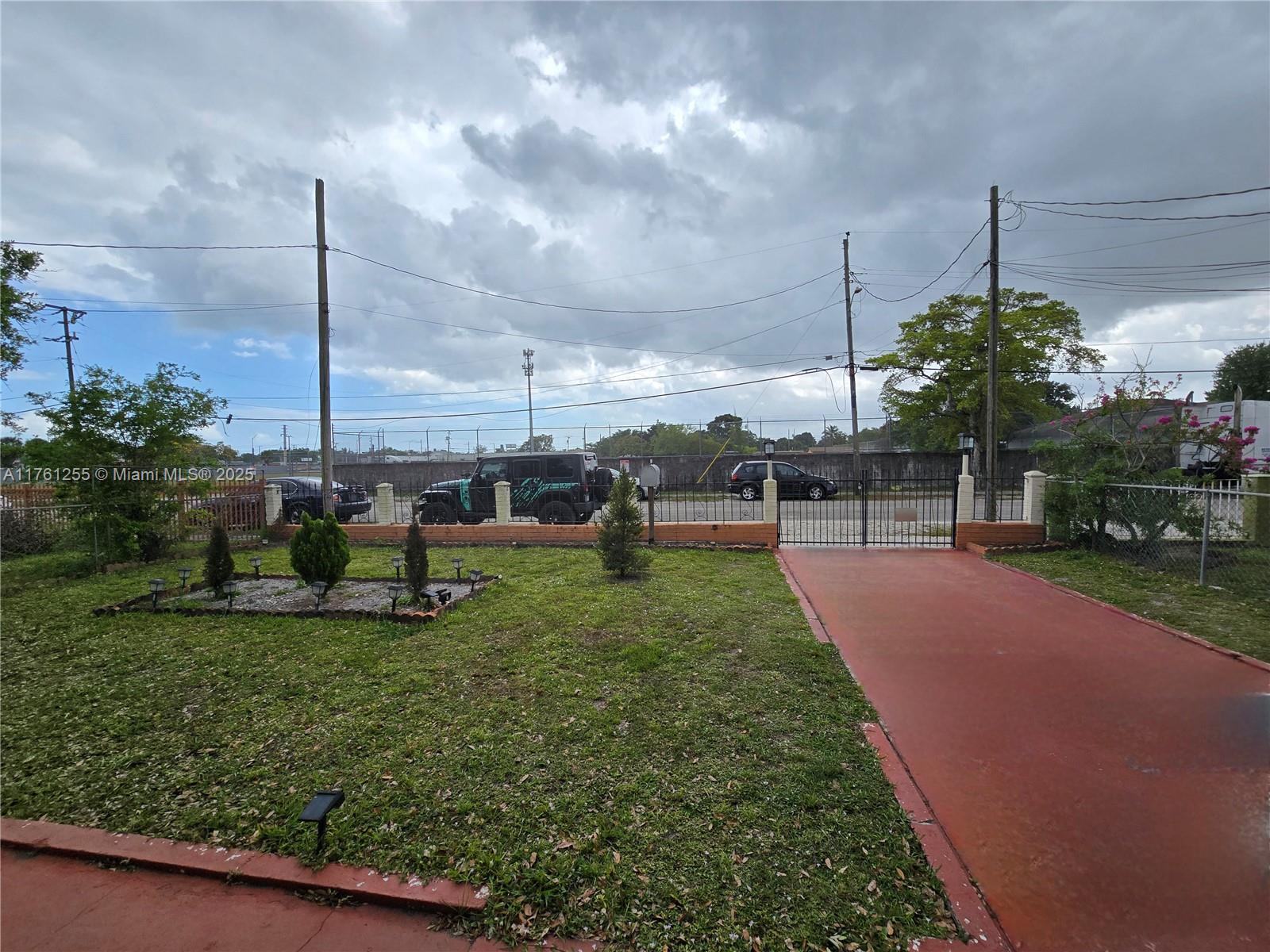 THE TROPICS AMD - Residential