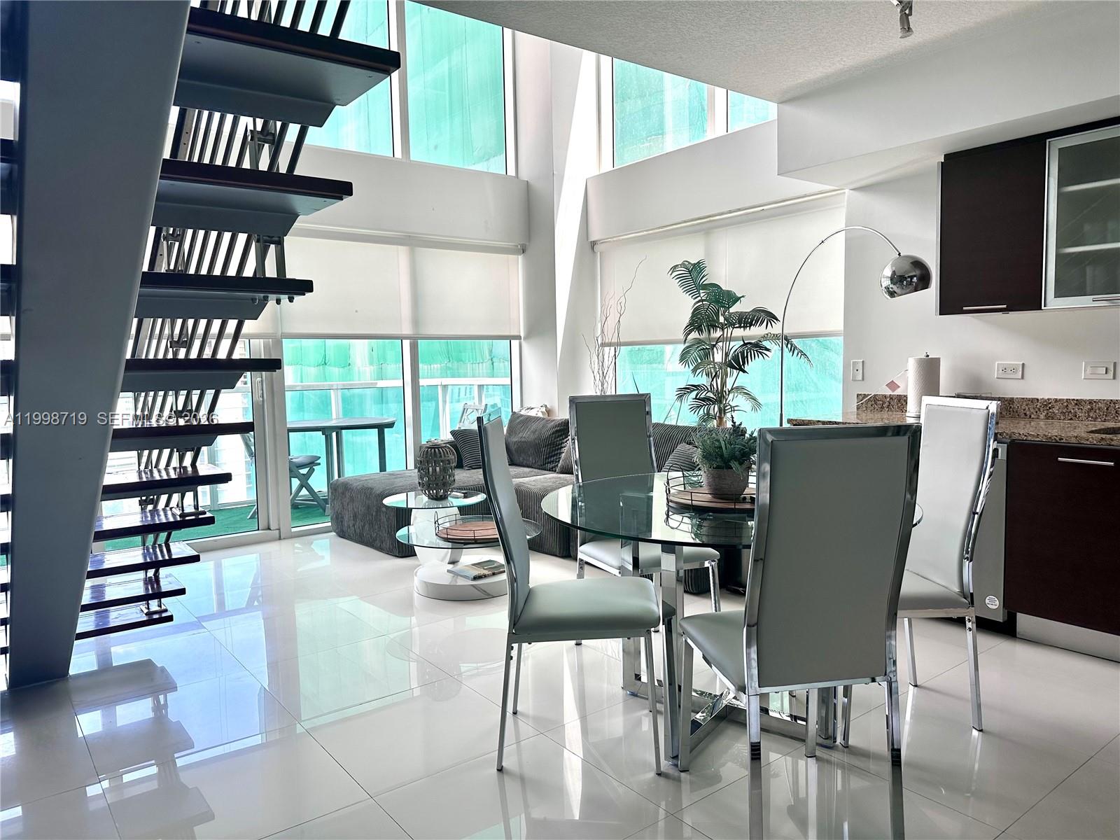 BRICKELL ON THE RIVER S T - Residential