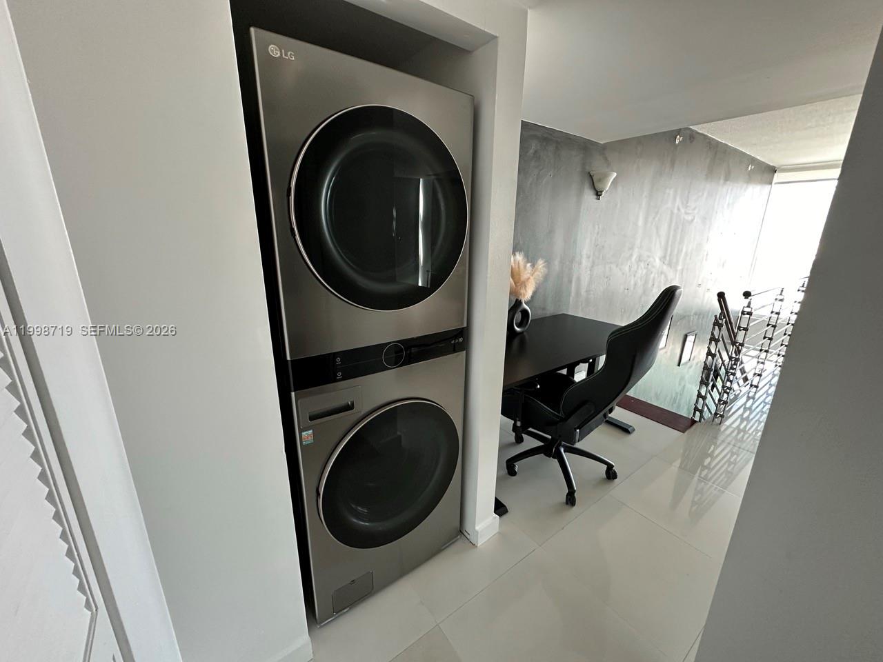 BRICKELL ON THE RIVER S T - Residential