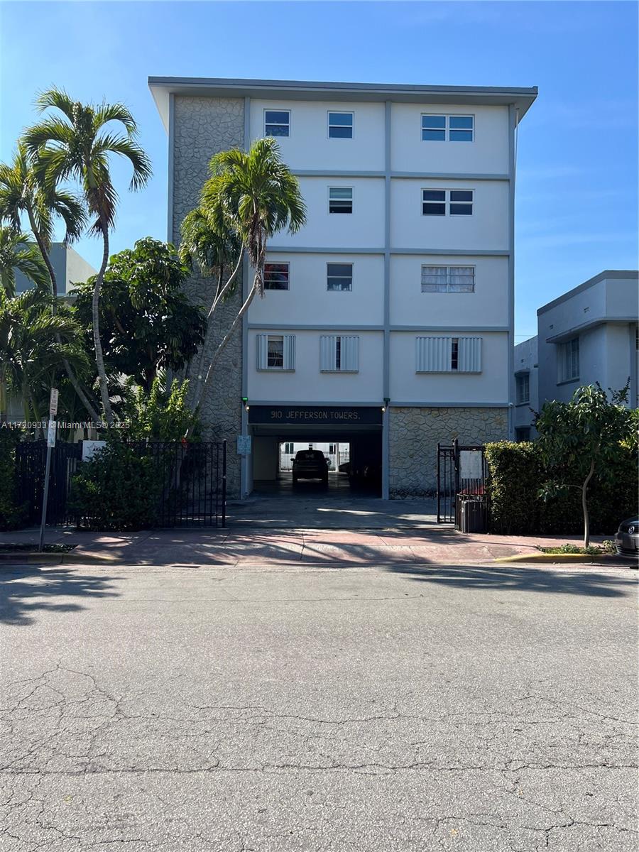 Property for Sale at 910 Jefferson Ave 2D, Miami Beach, Miami-Dade County, Florida - Bedrooms: 1 
Bathrooms: 1  - $285,000