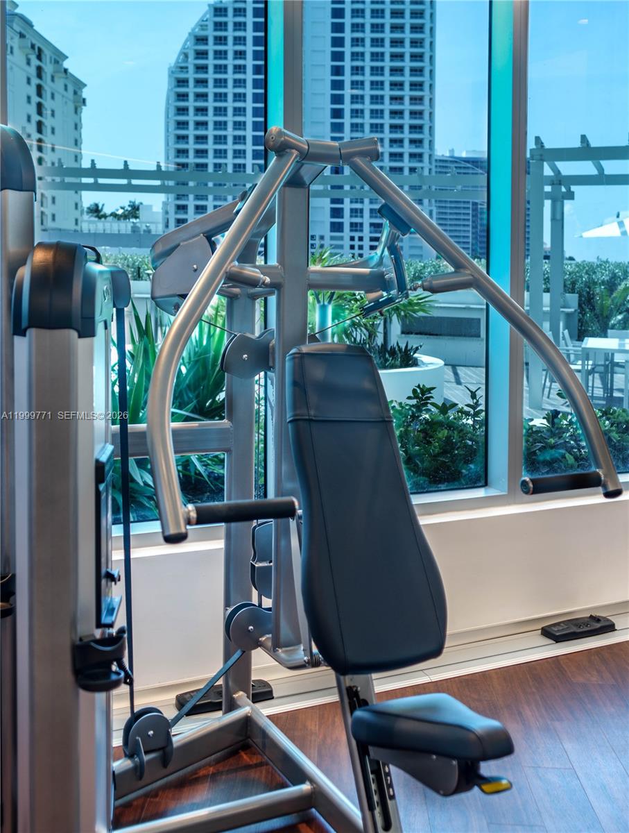 PARAMOUNT FT LAUDERDALE C - Residential