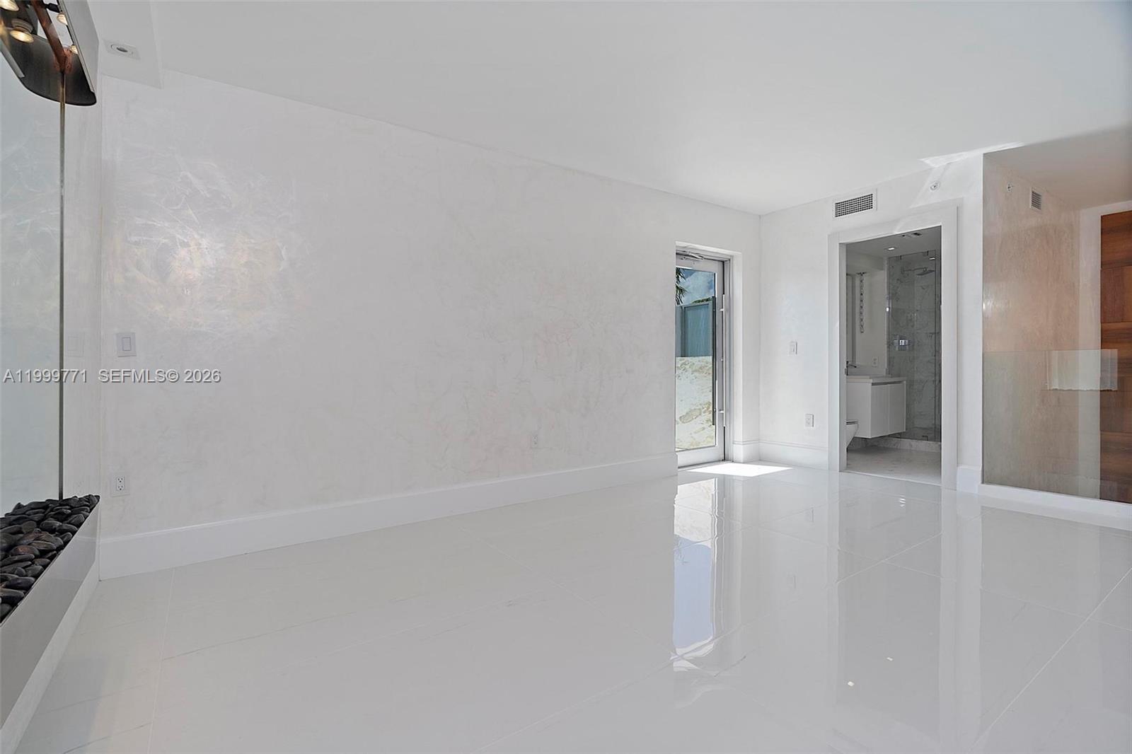 PARAMOUNT FT LAUDERDALE C - Residential