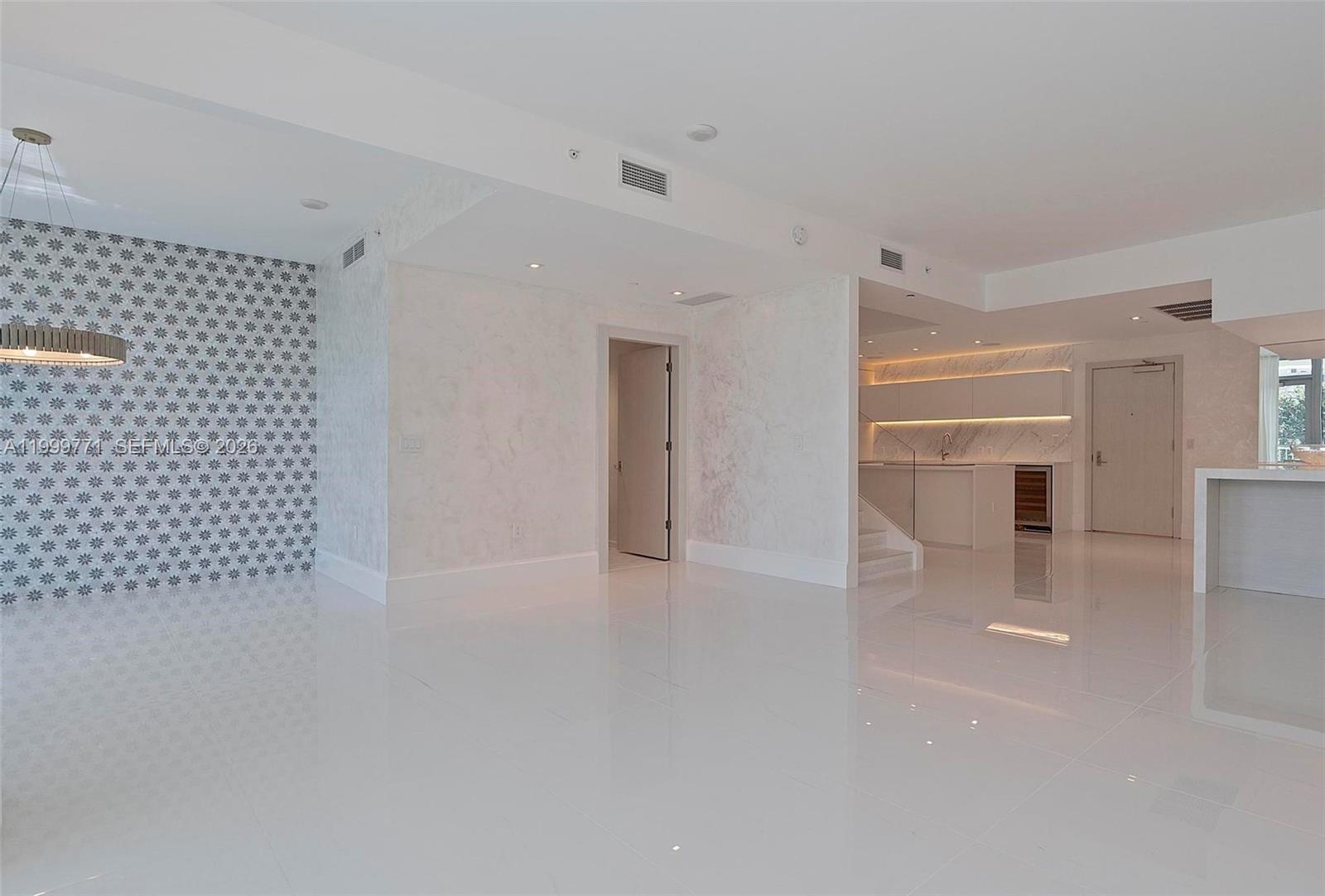 PARAMOUNT FT LAUDERDALE C - Residential