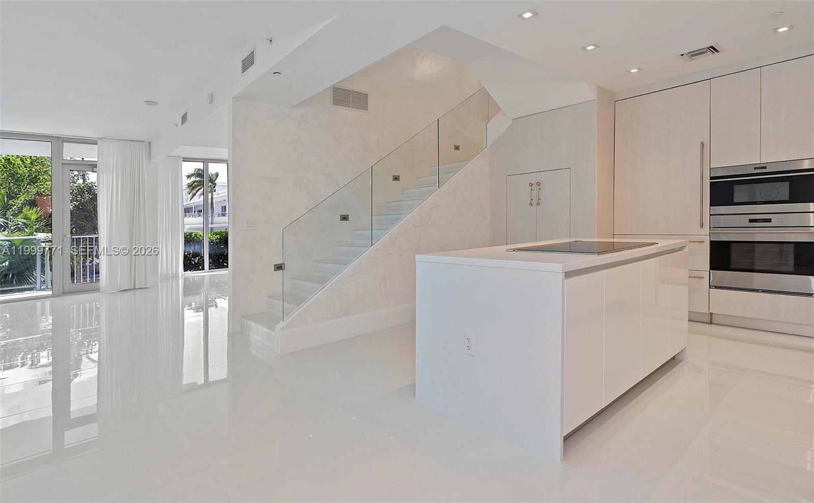 PARAMOUNT FT LAUDERDALE C - Residential