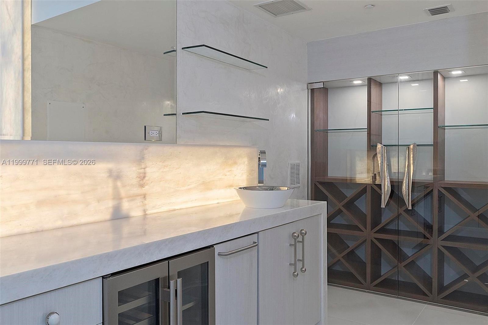 PARAMOUNT FT LAUDERDALE C - Residential