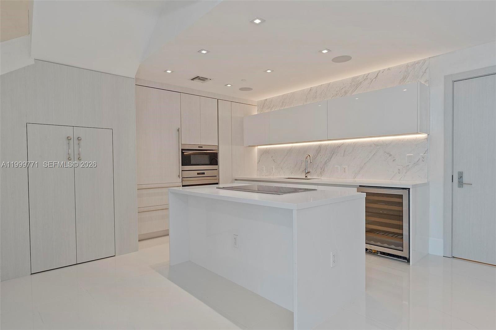 PARAMOUNT FT LAUDERDALE C - Residential