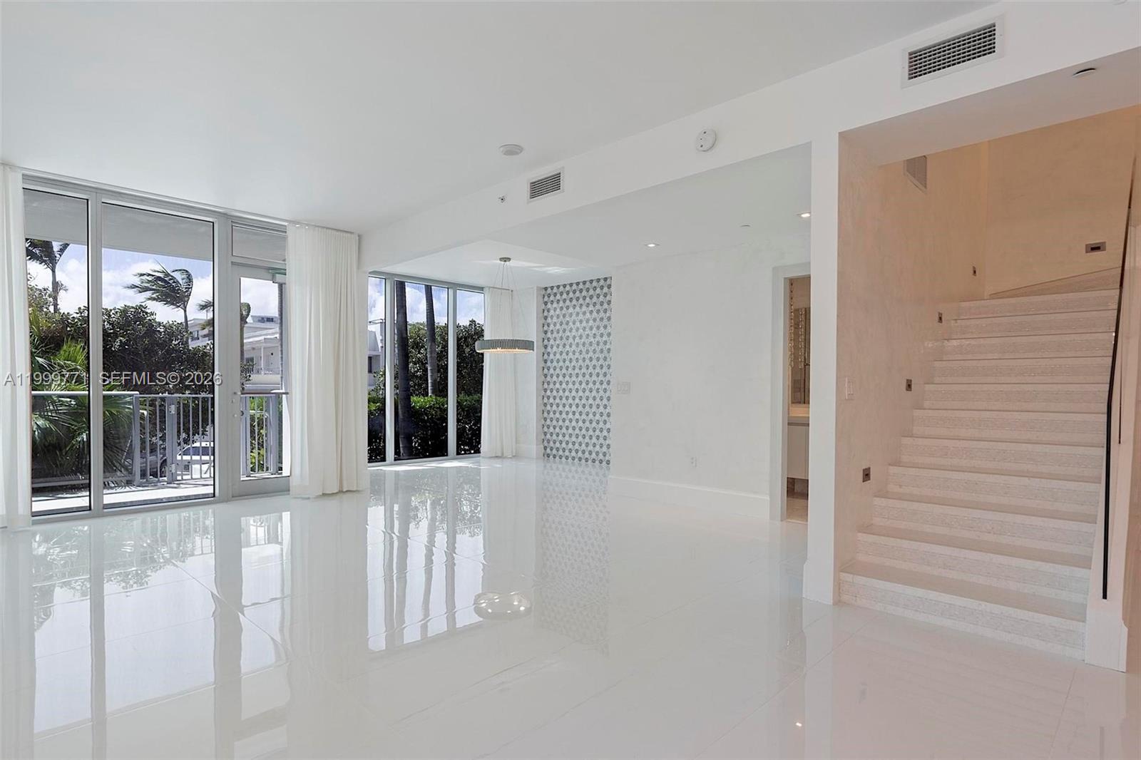 PARAMOUNT FT LAUDERDALE C - Residential