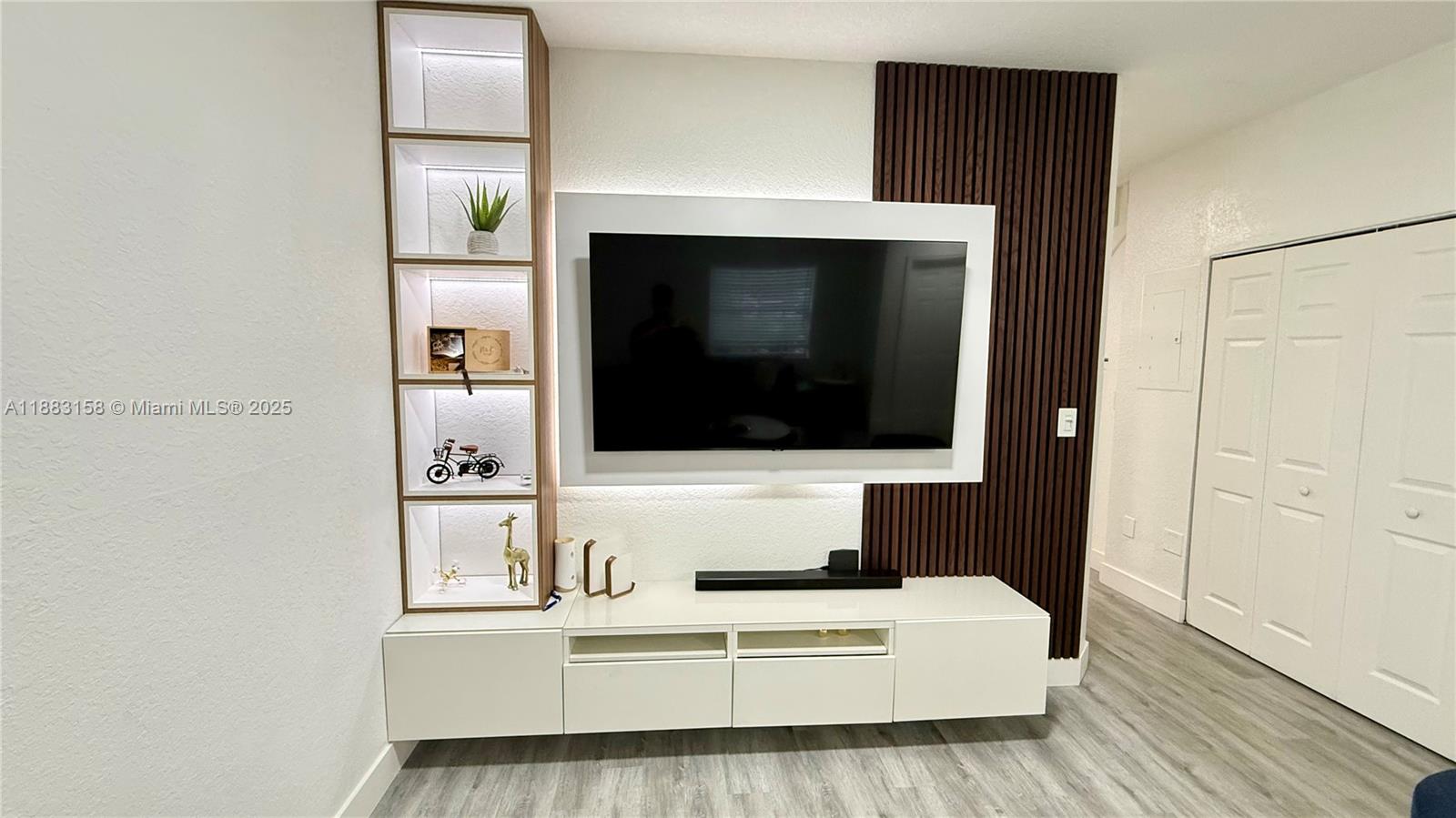 LAS BRISAS AT DORAL CONDO - Residential Lease