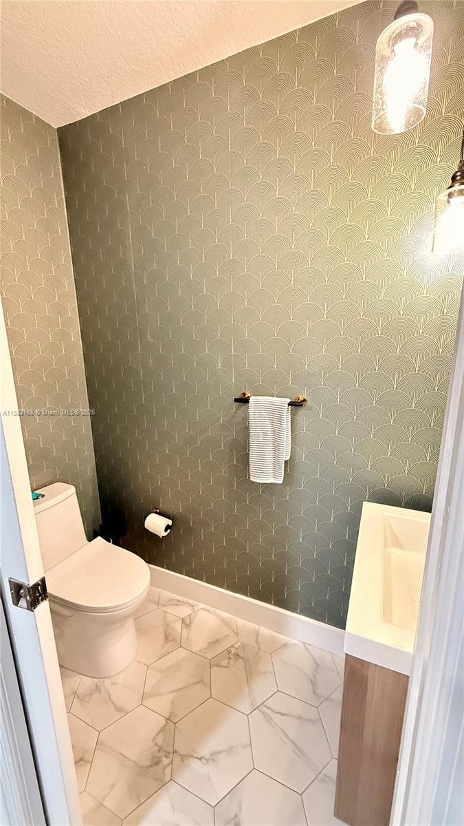 LAS BRISAS AT DORAL CONDO - Residential Lease