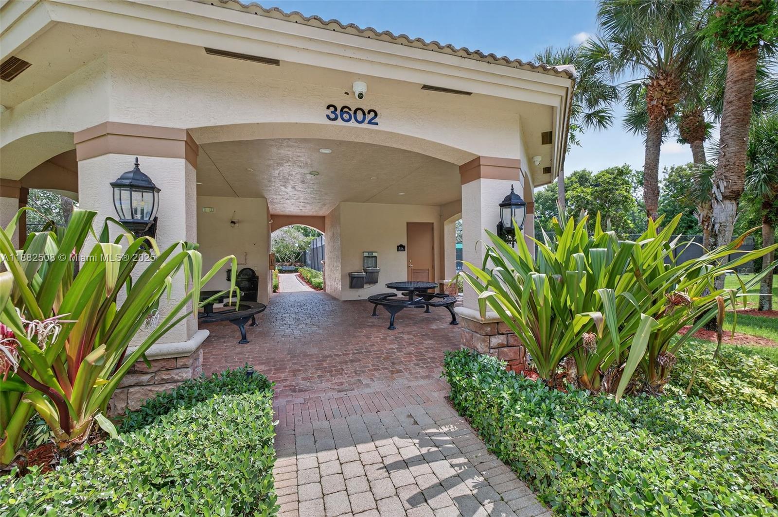 LONG LAKE RANCHES - Residential