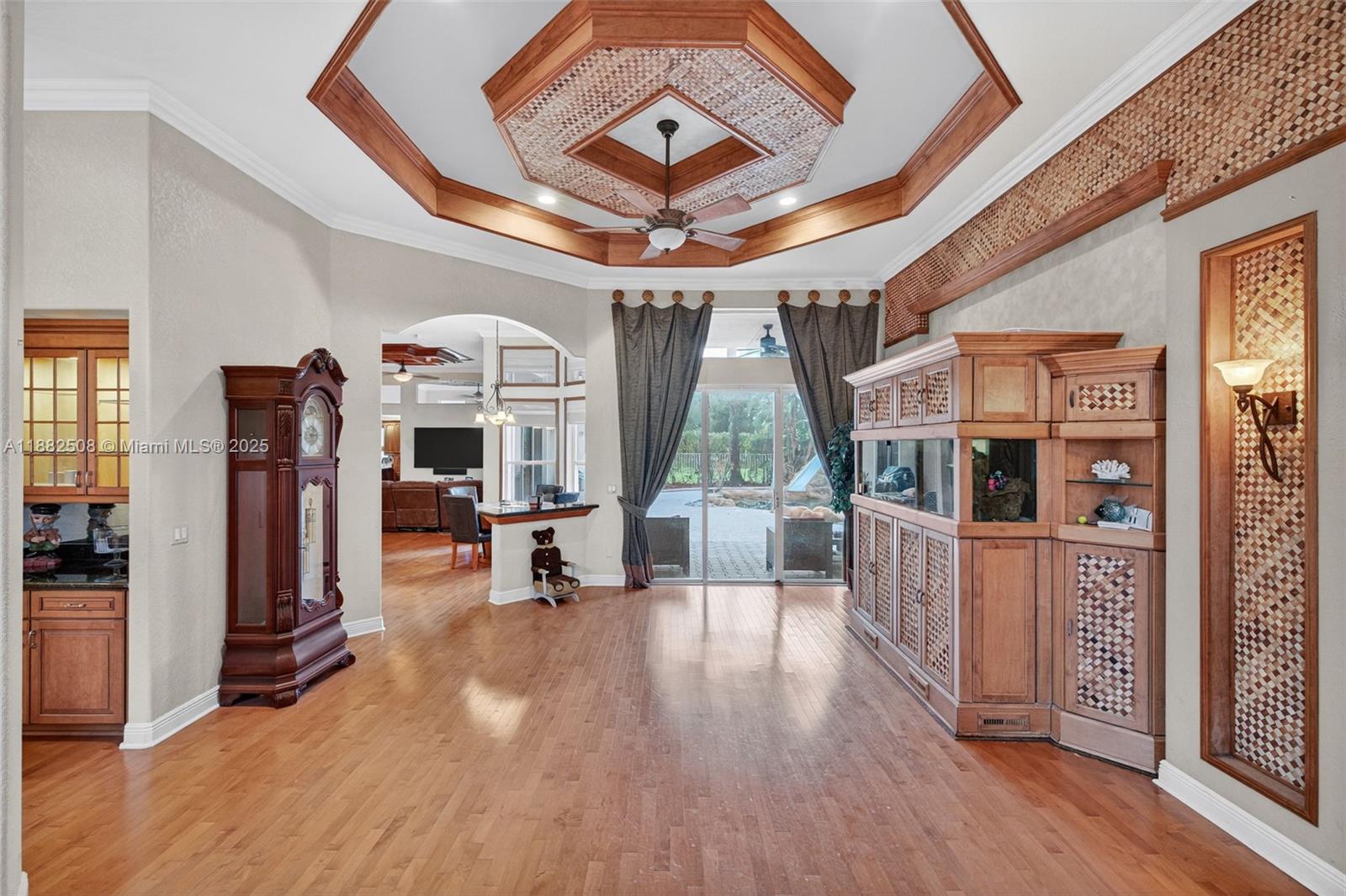 LONG LAKE RANCHES - Residential