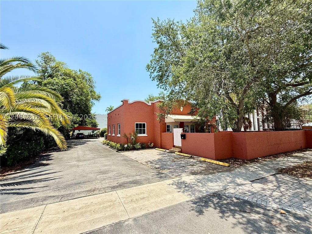 Photo of 1318 SE 2nd Ave, Fort Lauderdale, FL 33316 (MLS # A12067216)
