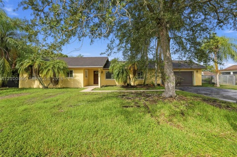 Photo of 28420 SW 159th Ave, Homestead, FL 33033 (MLS # A12100465)