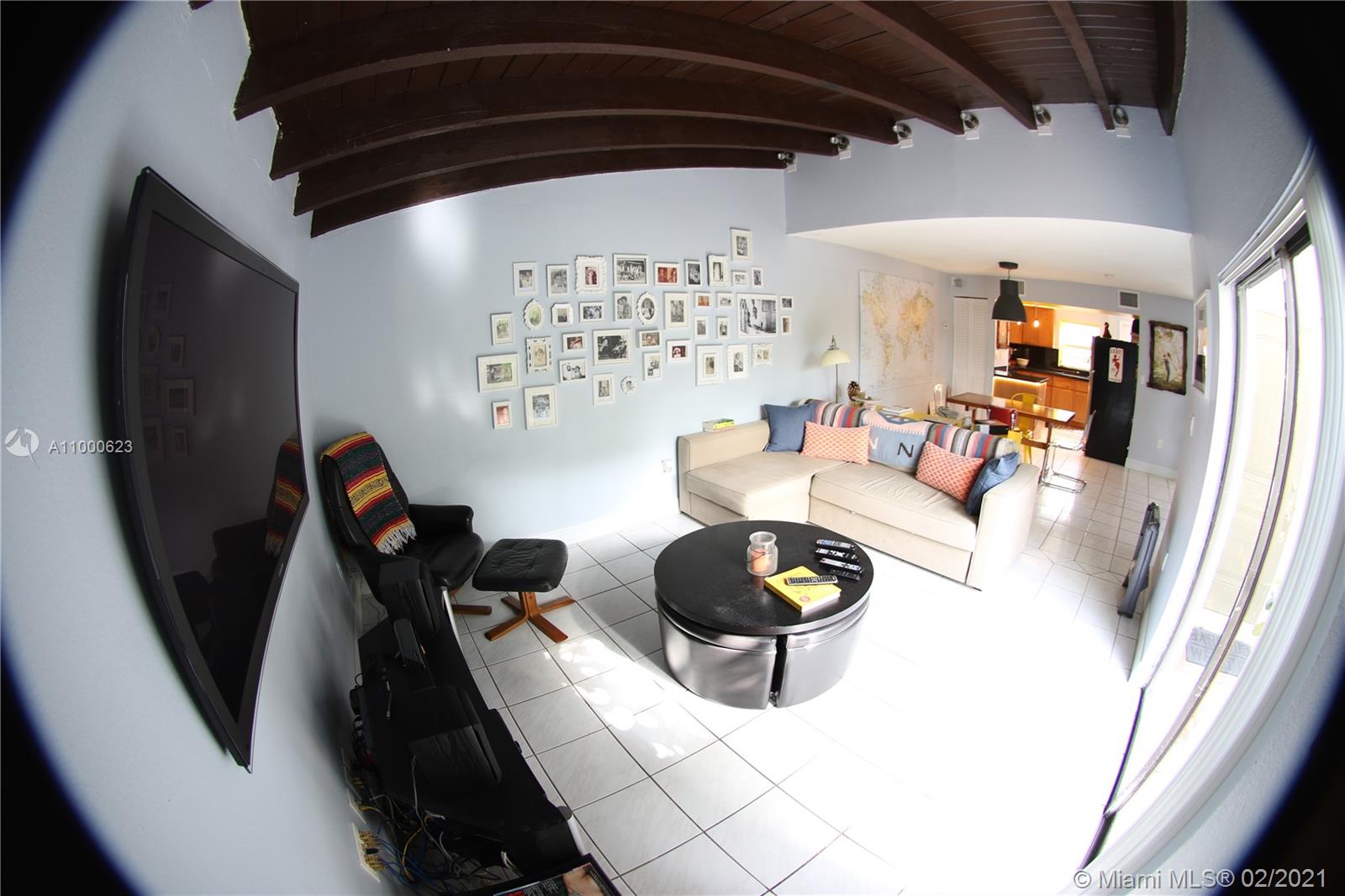 SNAPPER CREEK TOWNHOUSES - Residential Lease