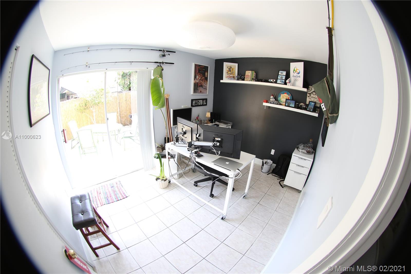 SNAPPER CREEK TOWNHOUSES - Residential Lease