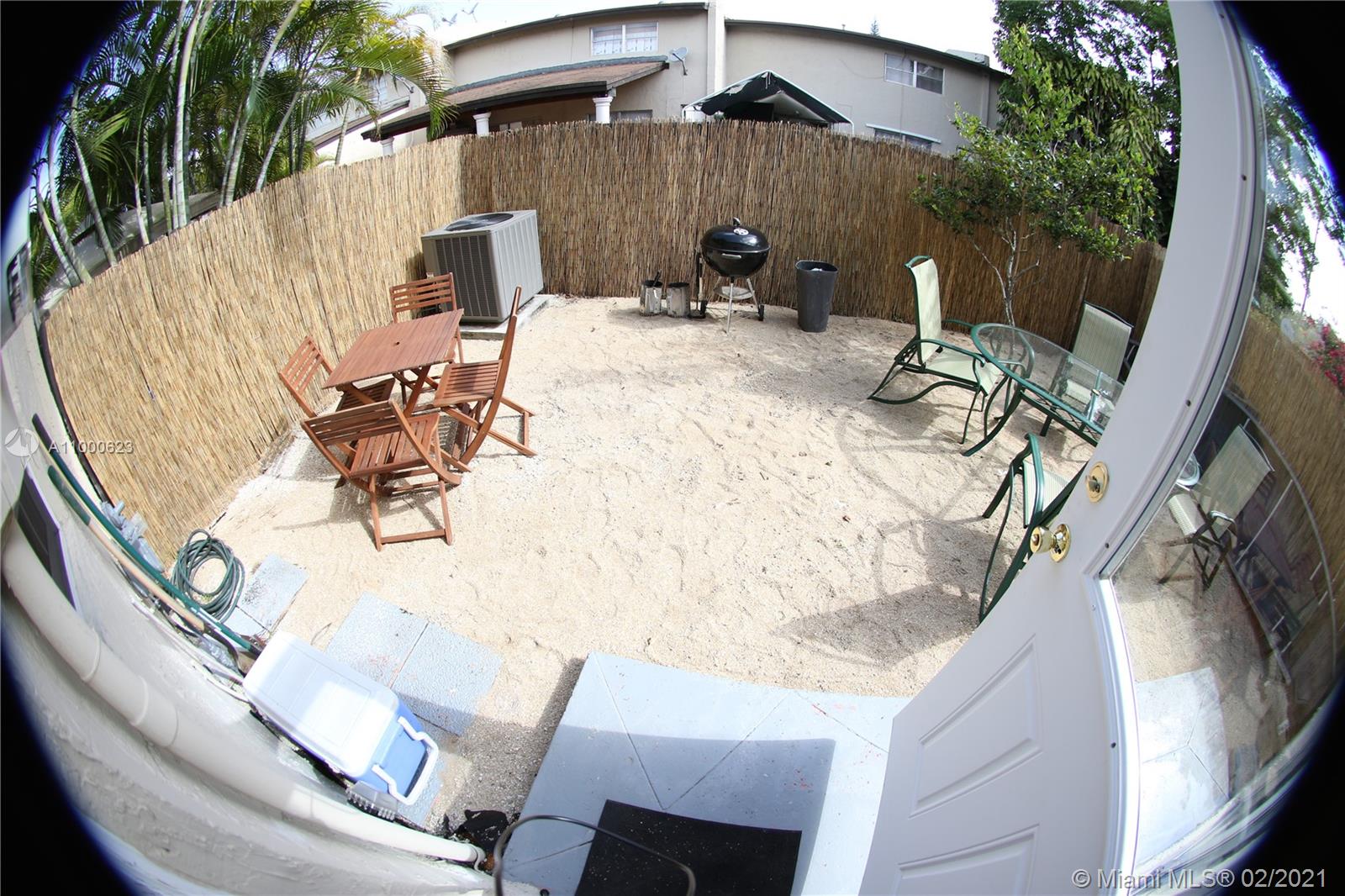 SNAPPER CREEK TOWNHOUSES - Residential Lease