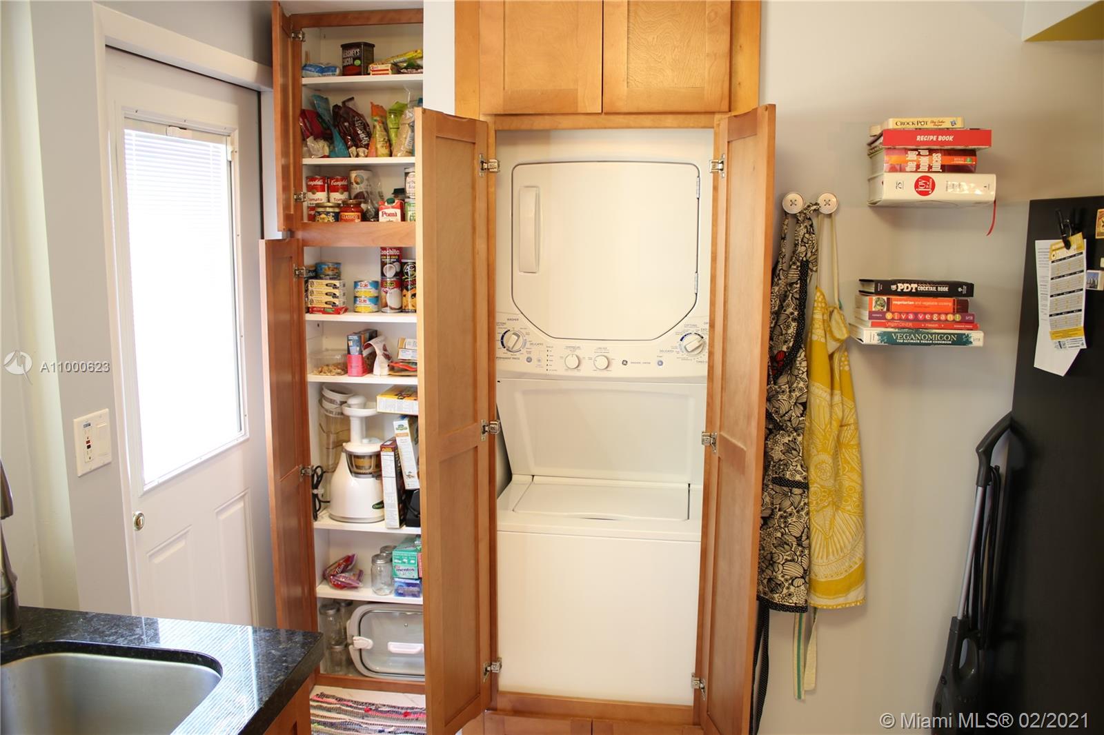 SNAPPER CREEK TOWNHOUSES - Residential Lease