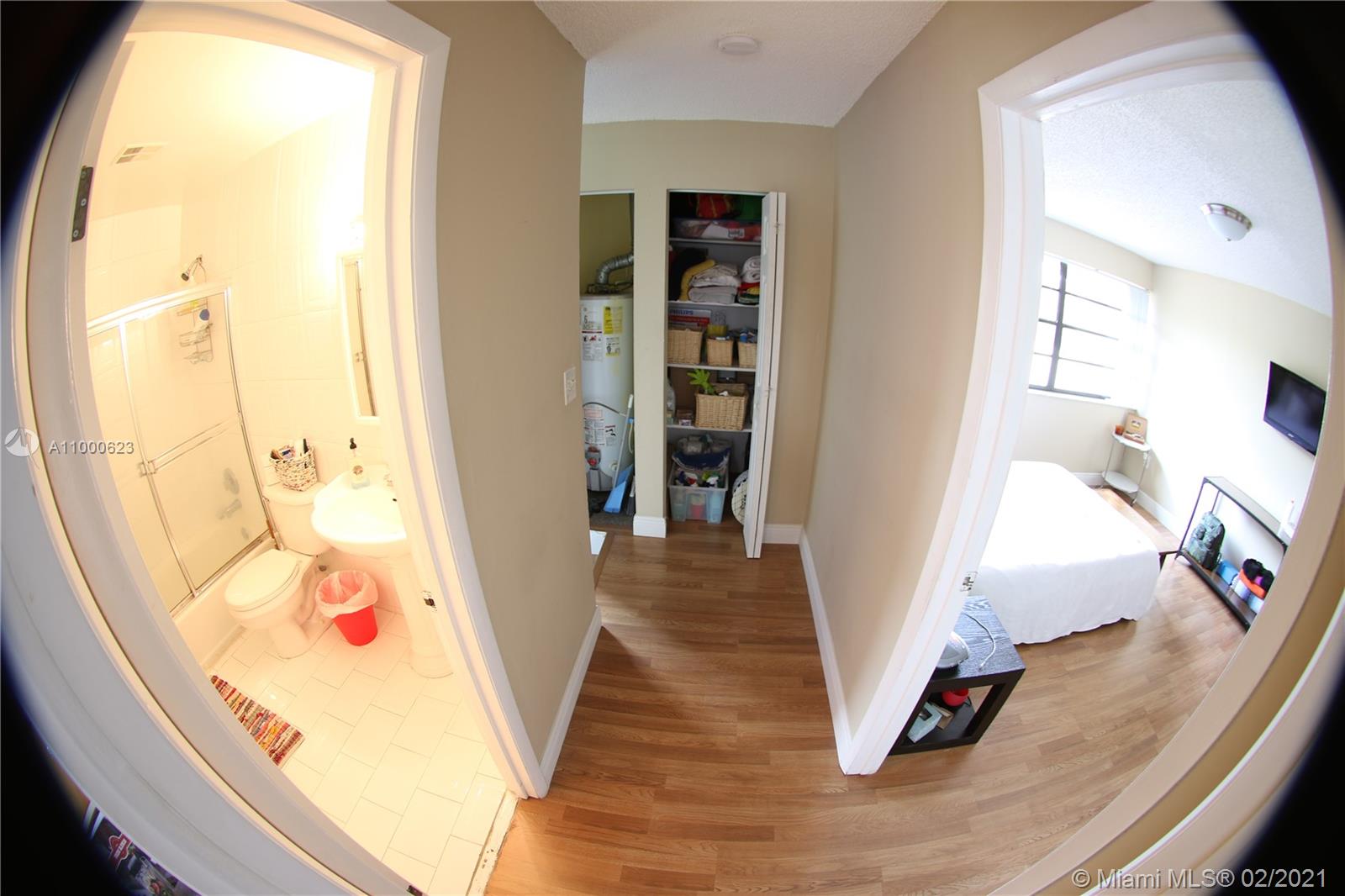 SNAPPER CREEK TOWNHOUSES - Residential Lease