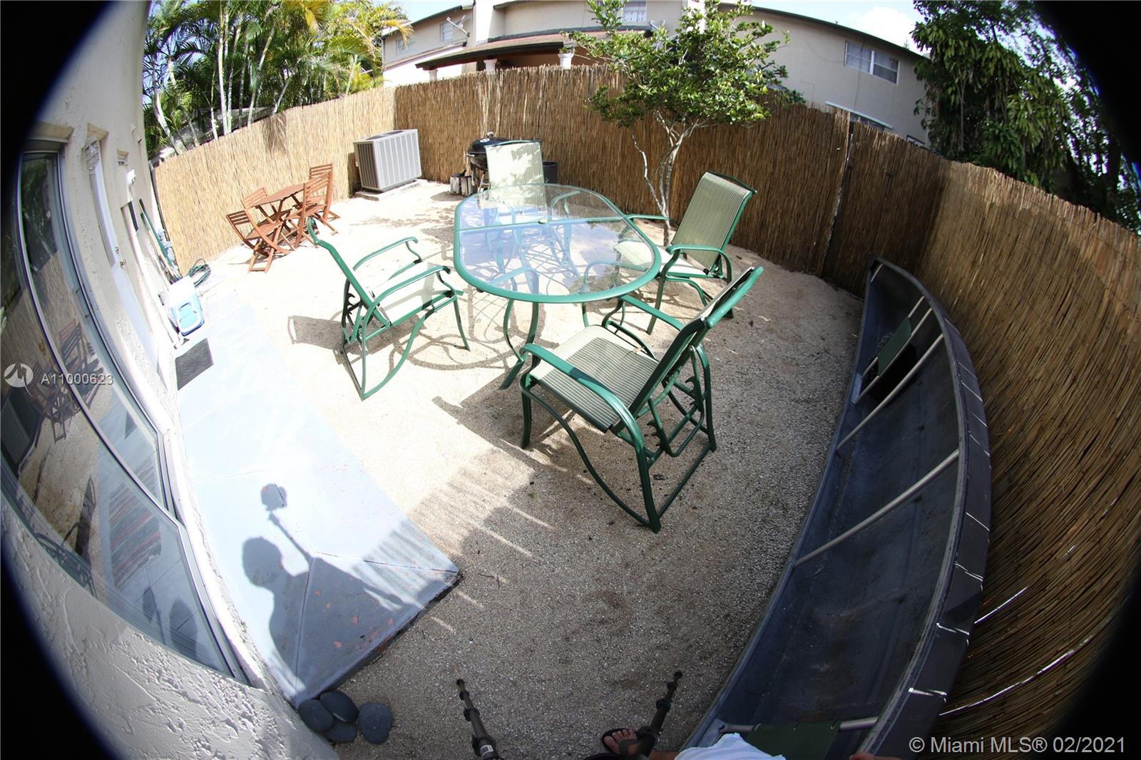 SNAPPER CREEK TOWNHOUSES - Residential Lease