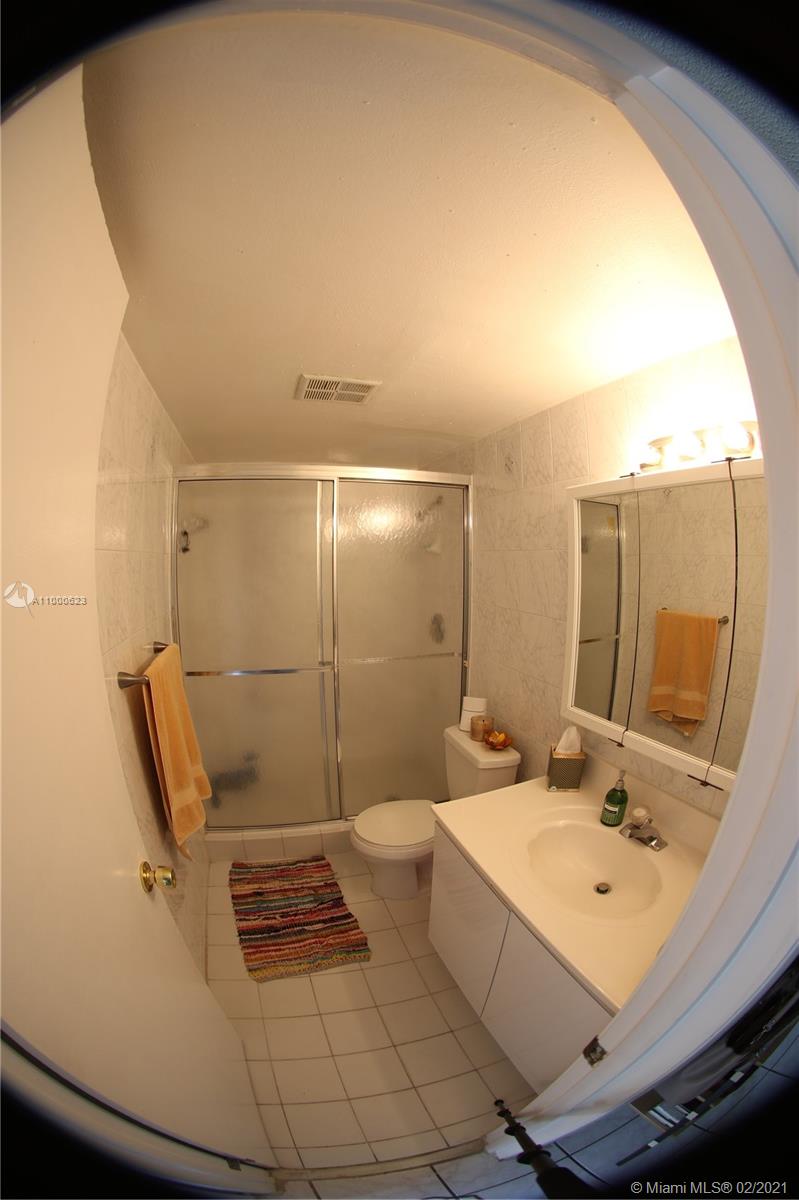 SNAPPER CREEK TOWNHOUSES - Residential Lease