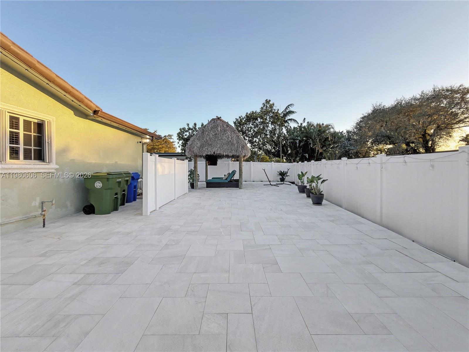 PEMBROKE LAKES SEC 2 - Residential