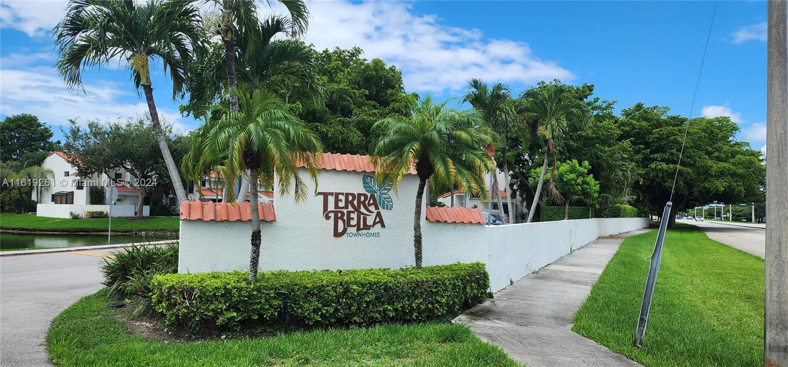 Lovely townhouse in Plantation Acres, Near American Heritage private school. Master on second floor with small patio. Vaulted ceiling in large living room with sliding doors to open back yard patio with view to canal with peaceful country feeling. Nice sized grassed back closed area. Hurricane Accordion shutters. Small quite and safe community   off Broward, close to central, shopping areas, and easy drive to RT 595.