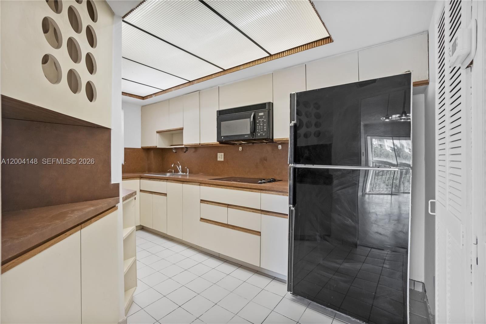 FERNWOODS CONDO NO 1 - Residential