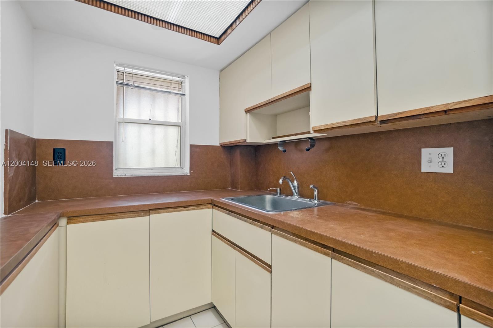 FERNWOODS CONDO NO 1 - Residential