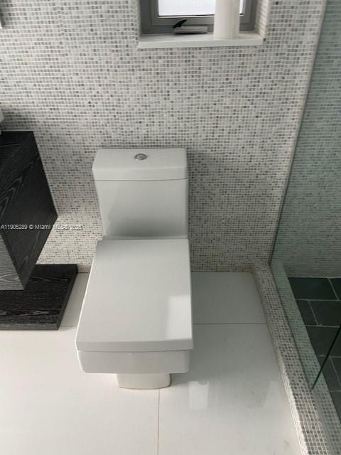 NORMANDY GOLF COURSE - Residential Lease