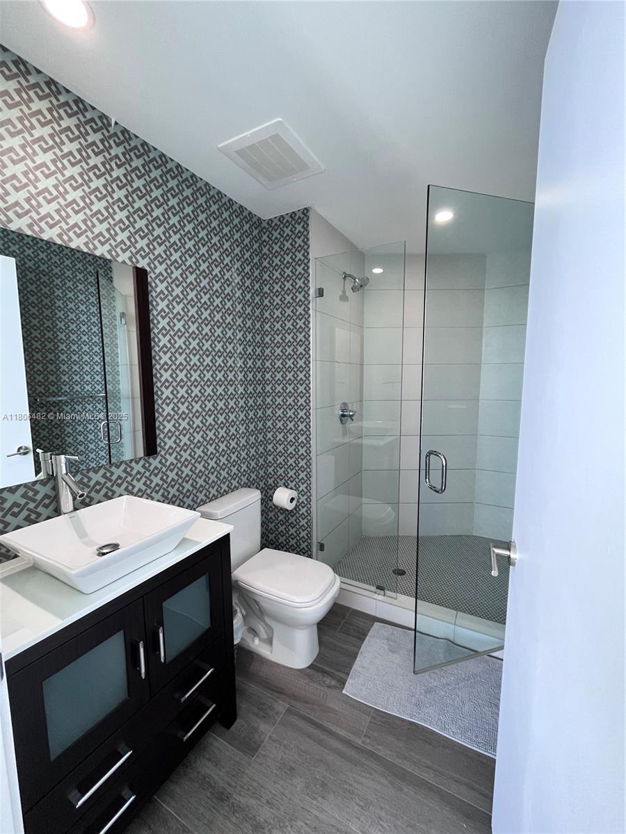 BISCAYNE BEACH CONDO - Residential Lease