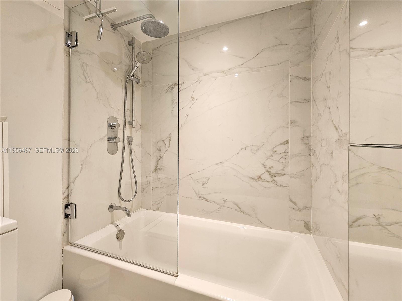 BRICKELL BAY CLUB CONDO - Residential