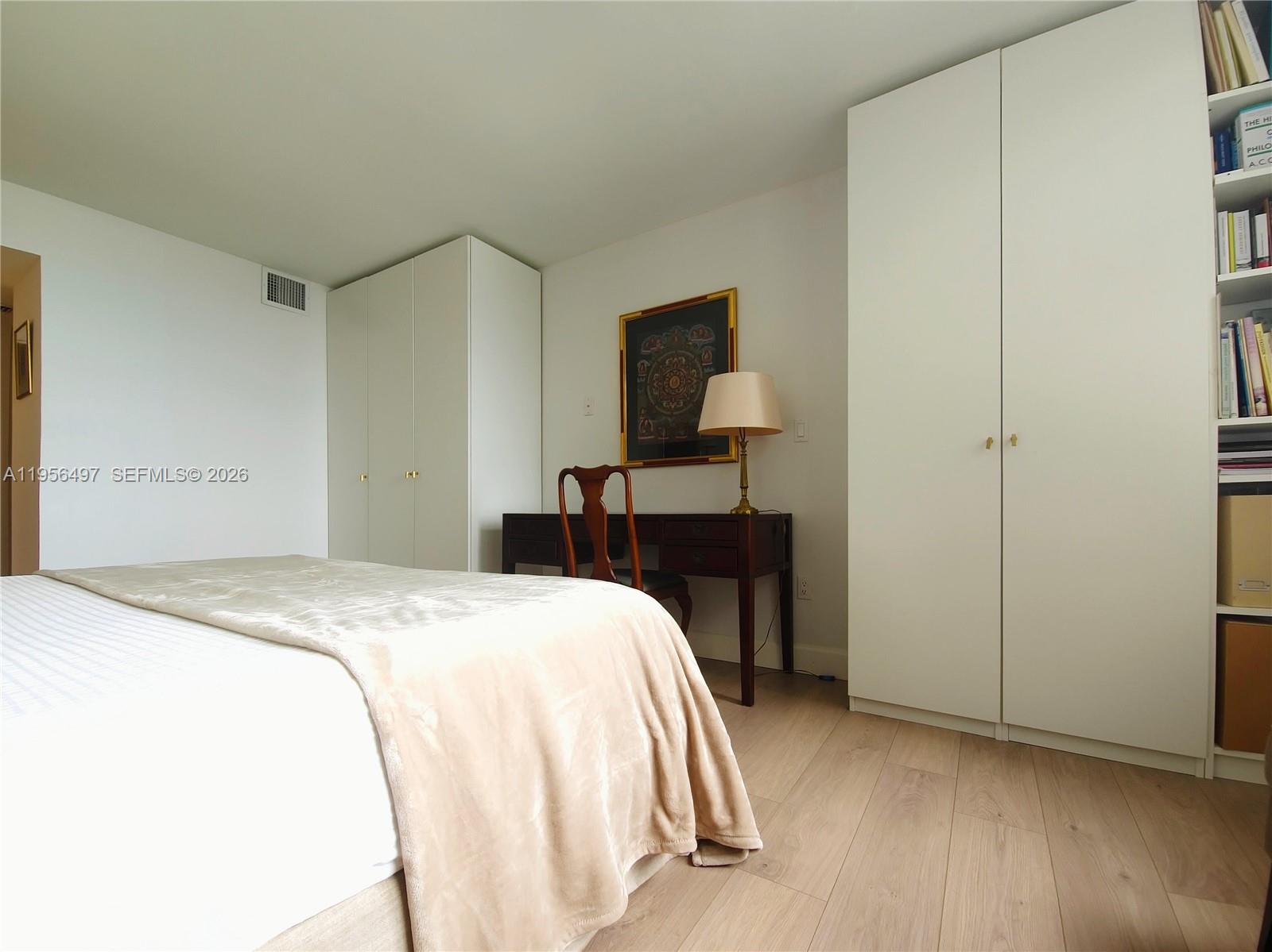 BRICKELL BAY CLUB CONDO - Residential