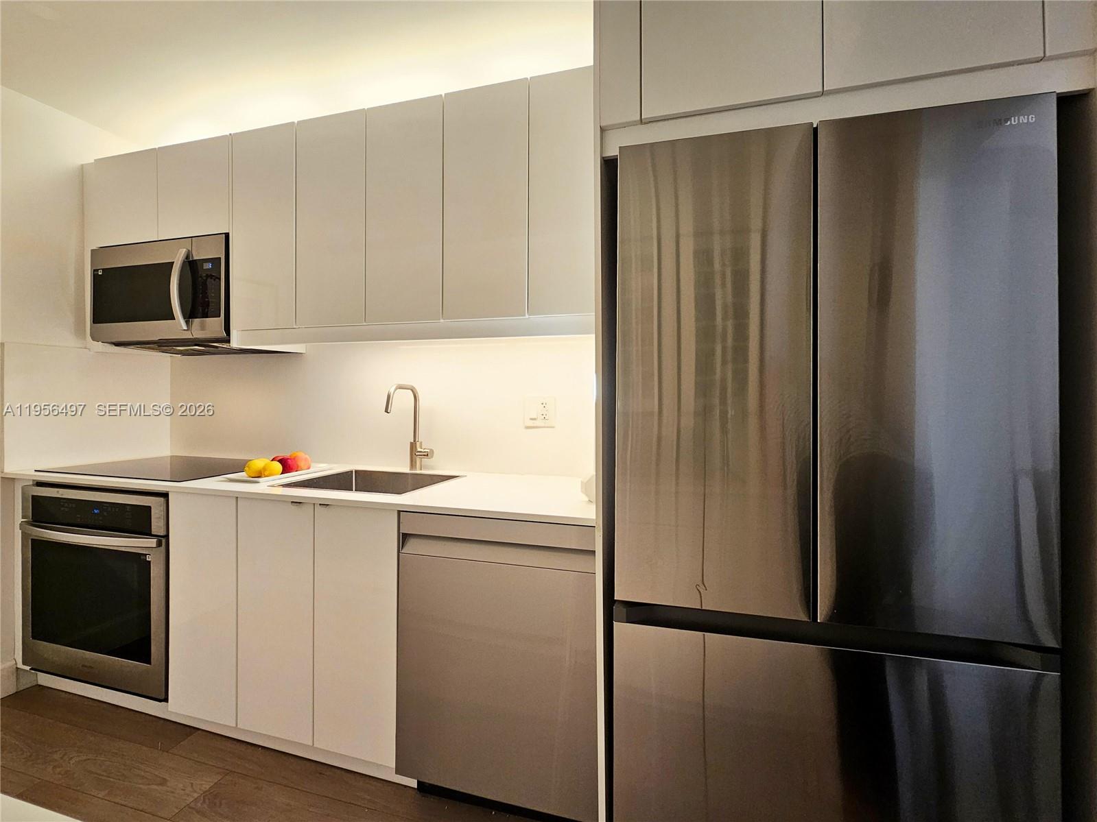 BRICKELL BAY CLUB CONDO - Residential