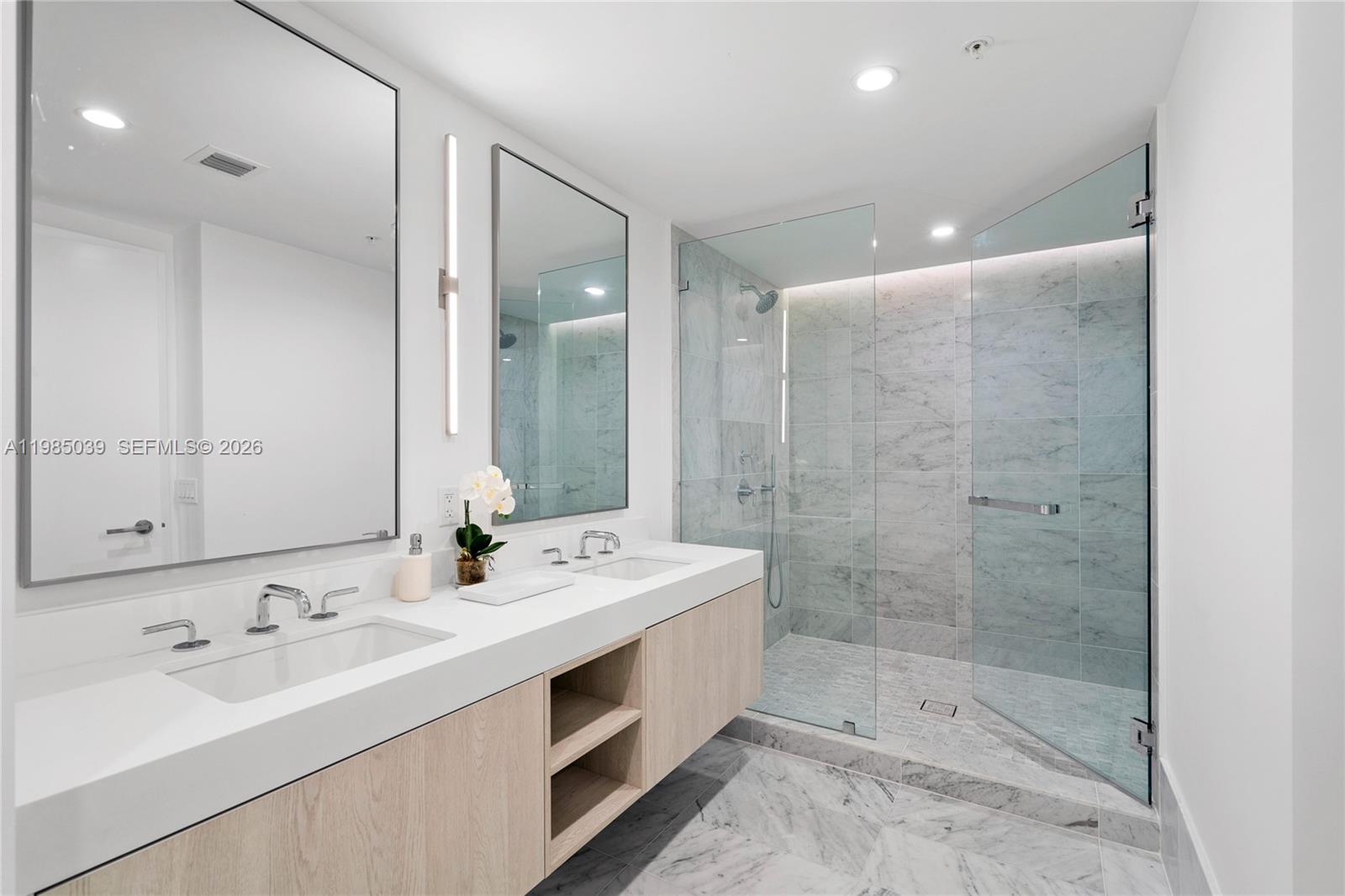 BAY HARBOR ISLAND - Residential Lease